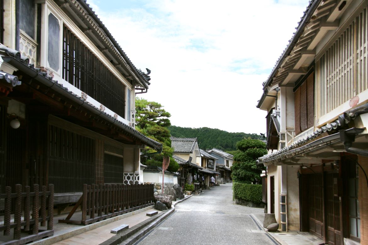 愛媛・内子町ドライブ  江戸から続く町の暮らしを肌で感じる旅へ