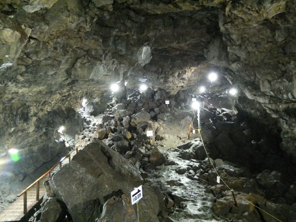 パワースポットとしても注目！最大級の溶岩洞窟「駒門風穴」