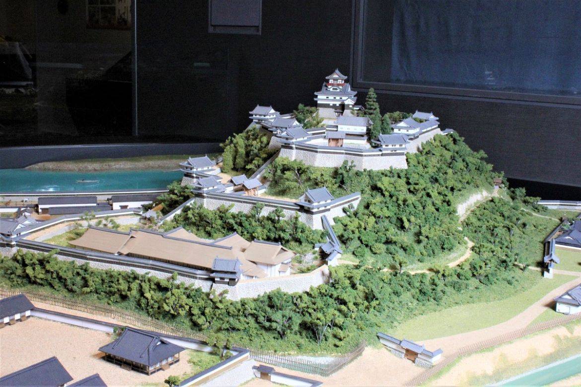 巨大なジオラマに江戸時代の人々の息遣いを感じる「城とまちミュージアム」