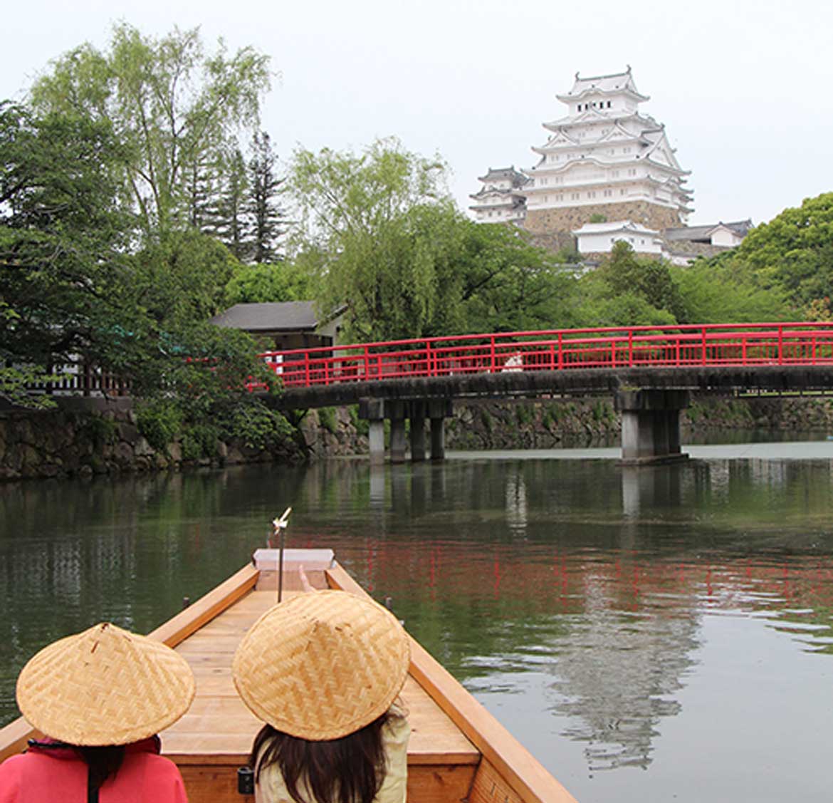 姫路城の美しい石垣を”こたつ舟”から楽しむ。「姫路城内堀めぐり」期間限定で開催