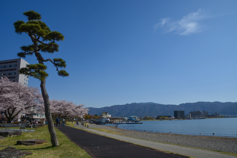 諏訪市湖畔公園