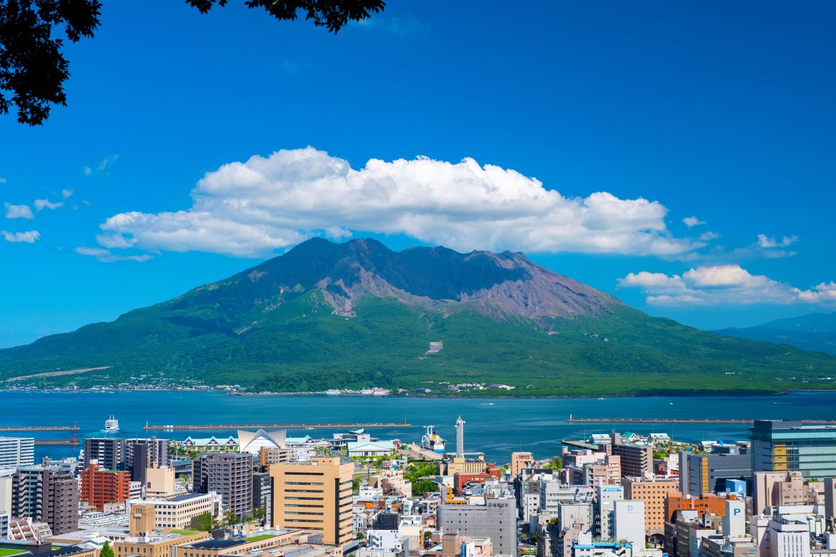 鹿児島市街を一望する絶景ビュー「城山公園展望台」