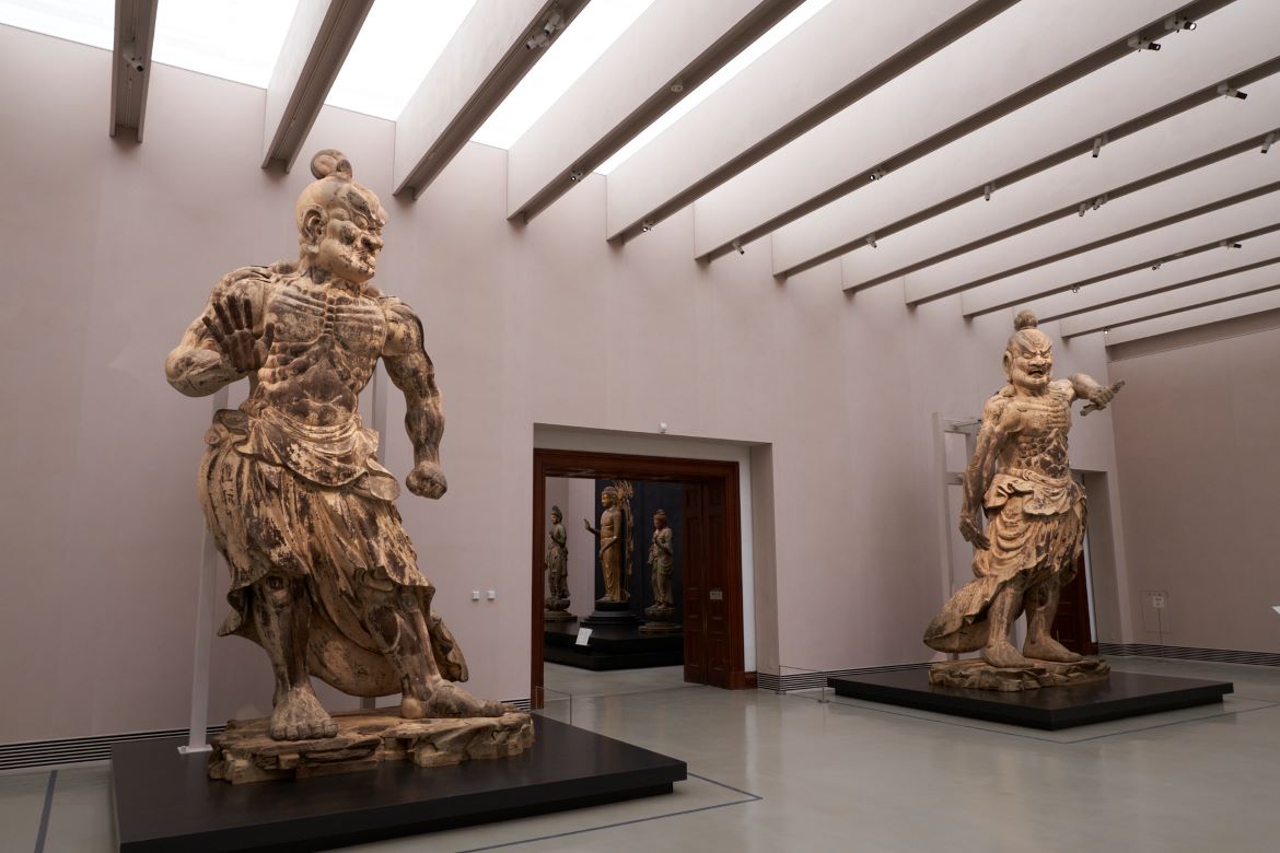 2028年まで高さ5mの金剛力士立像を特別公開中「奈良国立博物館」