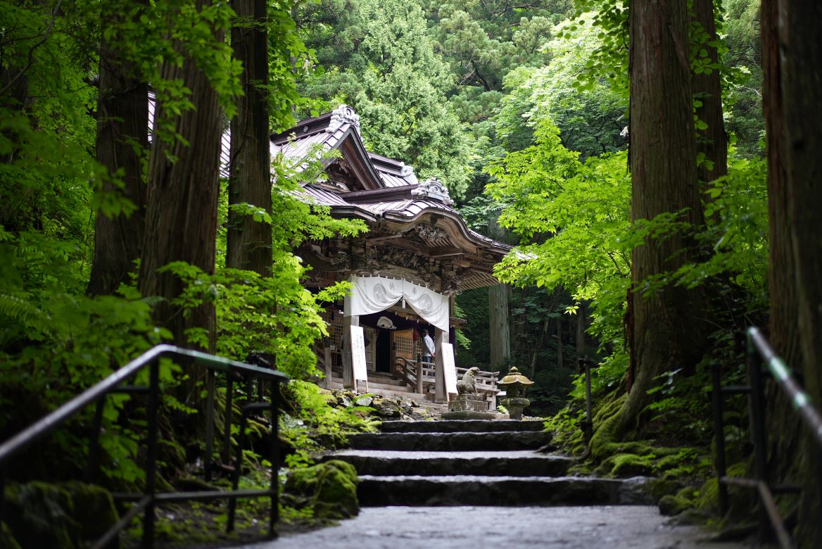 東北屈指のパワースポットで運試し「十和田神社」