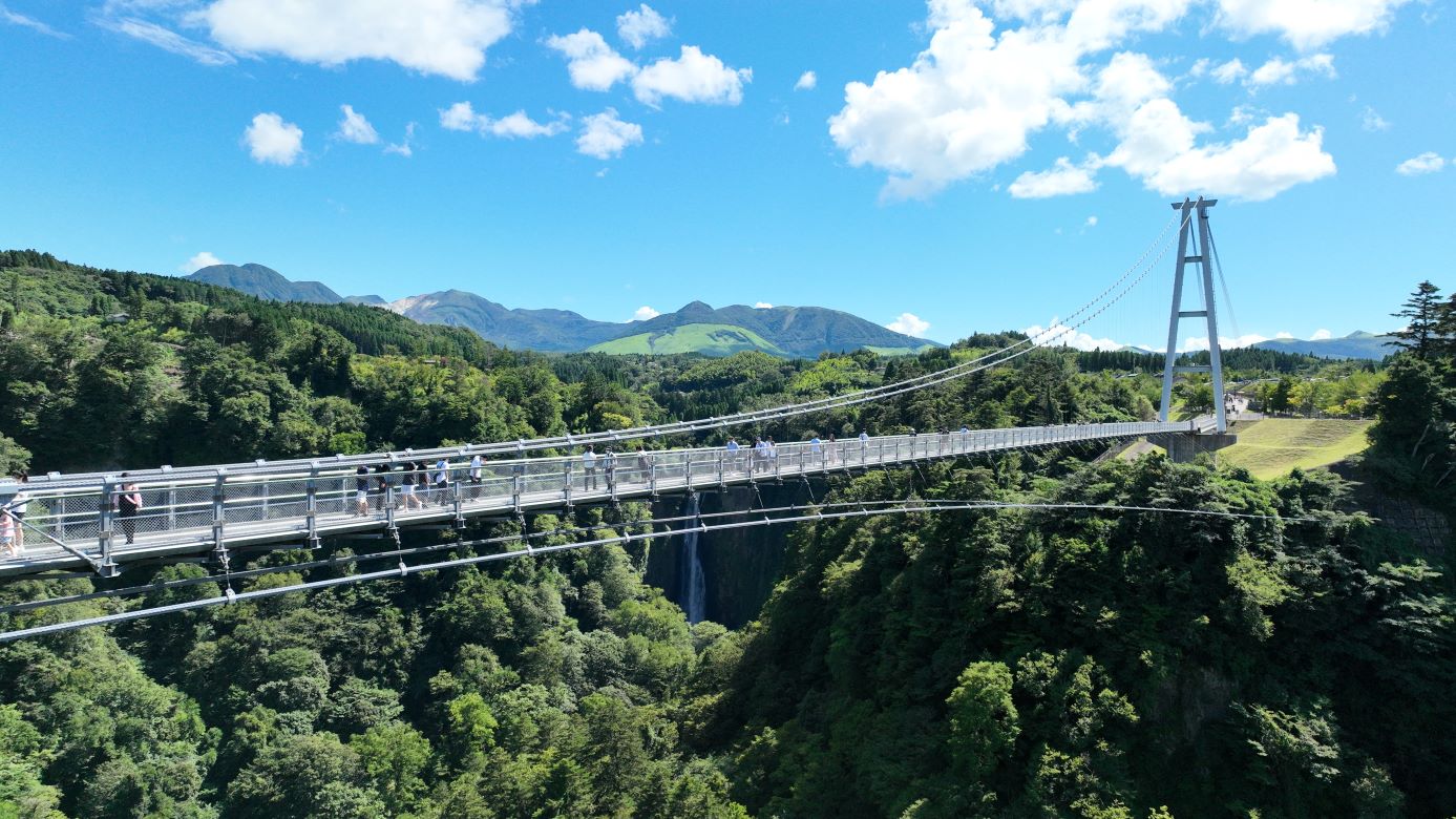 日本一の高さを誇る吊橋から大パノラマを堪能「九重“夢”大吊橋」