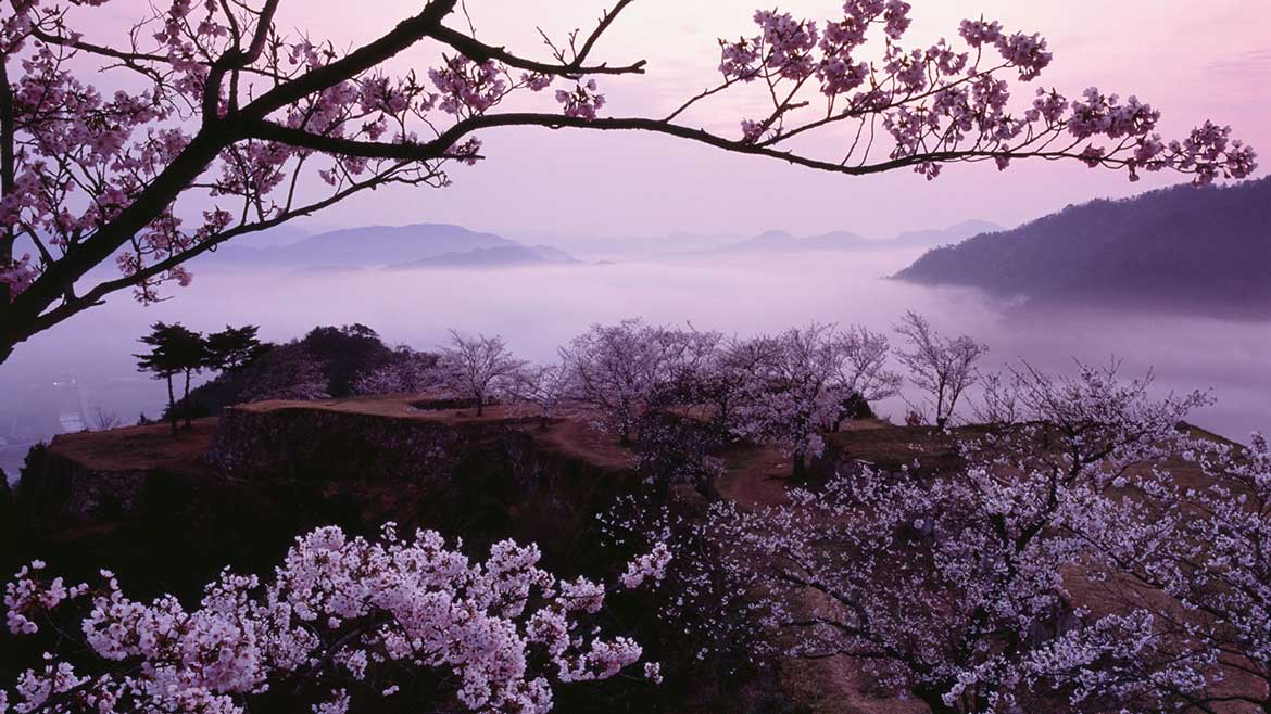 竹田城 城下町 ホテル EN、竹田城跡ならではのハイキングを満喫する「春の登山セット」販売開始