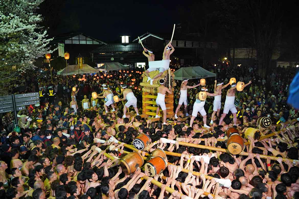岐阜県飛騨市「古川祭」が5年ぶりに完全復活！裸男のぶつかり合いや夜祭など4/19・20開催
