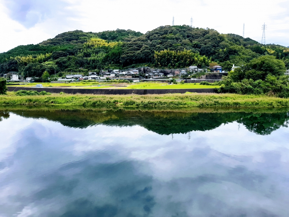 鏡川