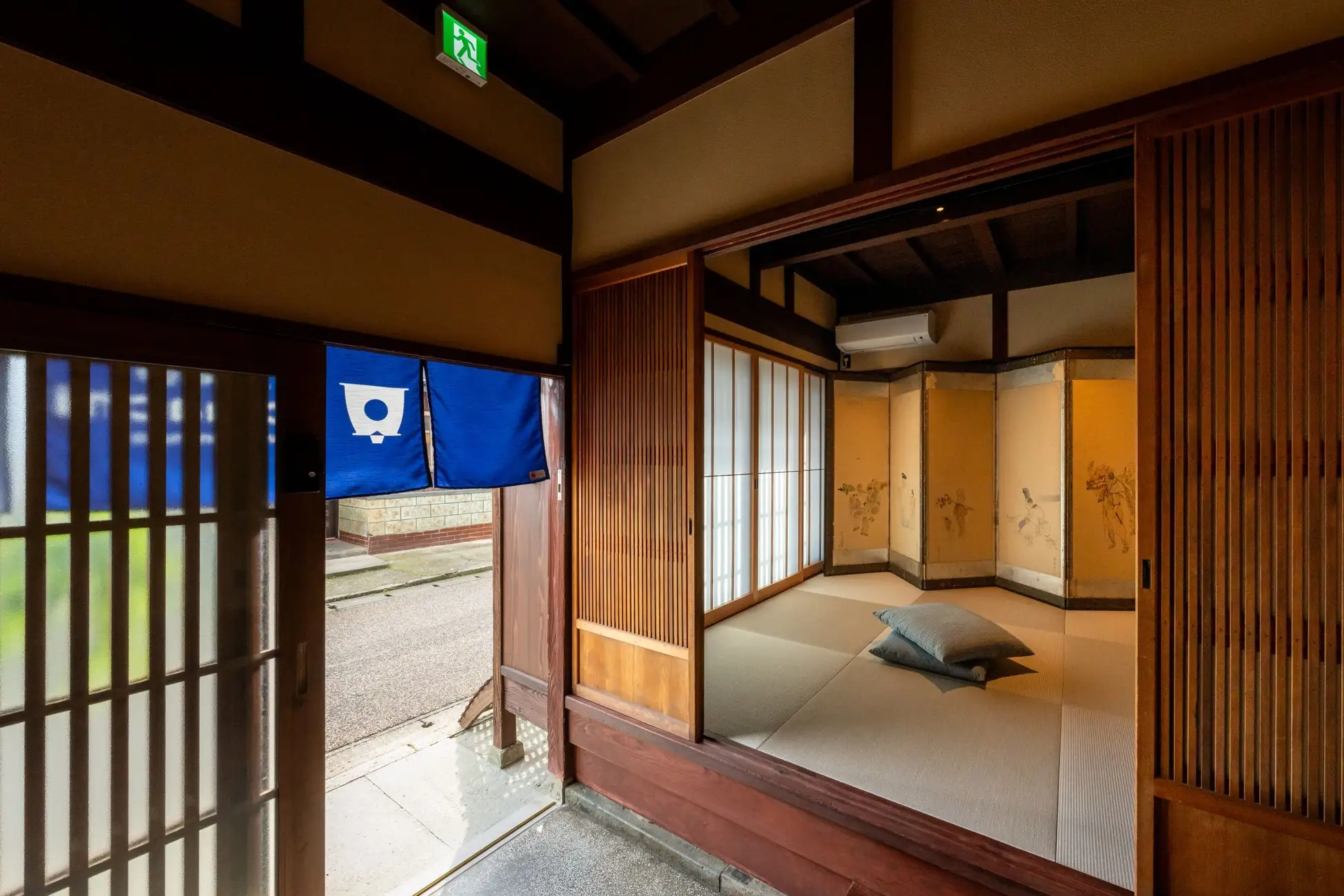 三國湊の秋を彩る「帯のまち流し」にあわせて連泊プラン登場｜趣きの異なる町家を泊まり歩く、オーベルジュほまち三國湊