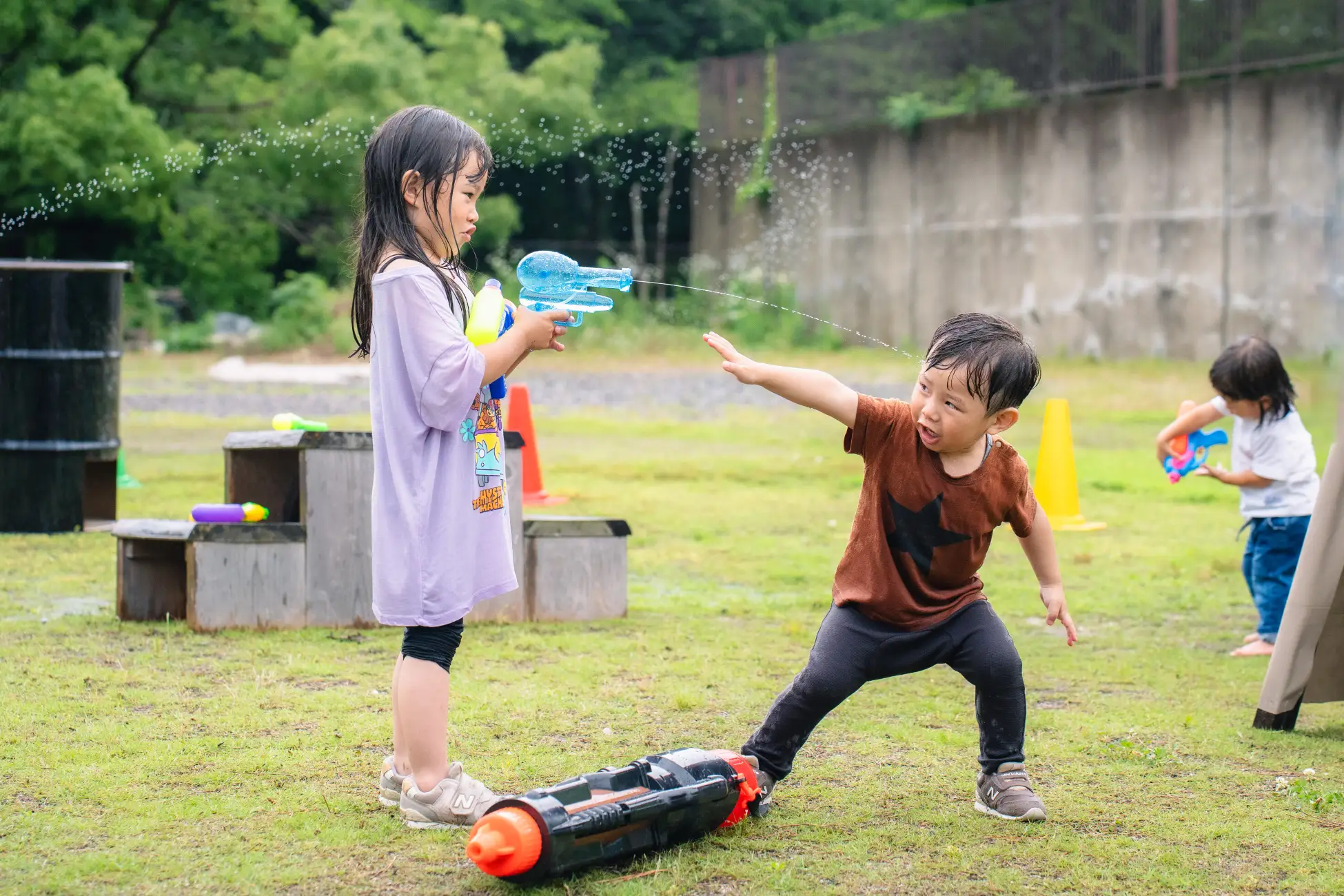 愛知・一宮で“ずぶぬれ＆満腹”な夏休み ウッドデザインパークいちのみや-紡-、手ぶらBBQと水遊び体験