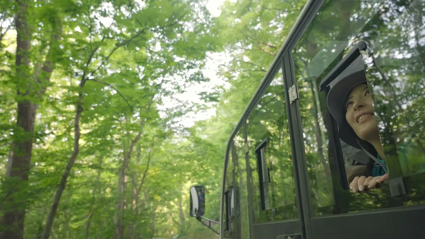 【青森県・奥入瀬渓流】未来の“天然の野外博物館”を体験する「早朝ランブリングツアー」開催
