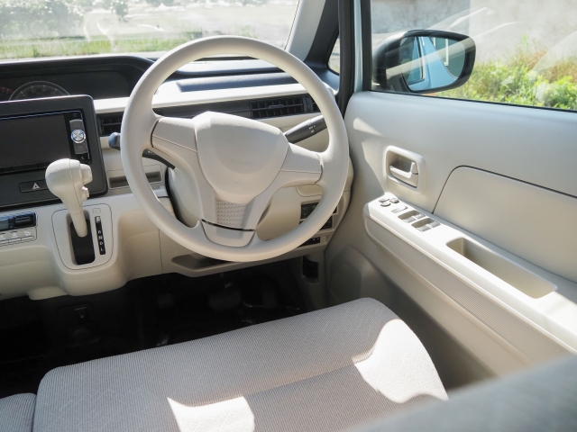 夏の車内温度は50℃以上！