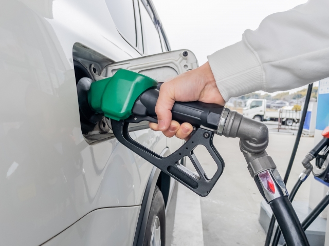 ⑩高速道路に乗る前に燃料給油