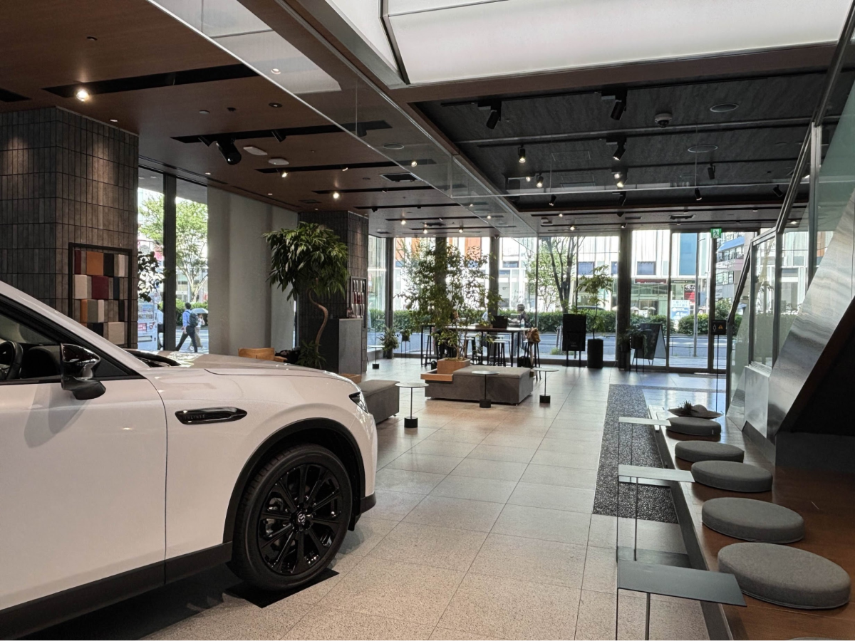 東京観光気分でマツダ車の試乗が楽しめる、青山のカフェスポット/MAZDA TRANS AOYAMA