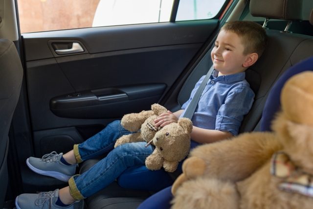 100~150cmのお子様は学童用ジュニアシートを装着