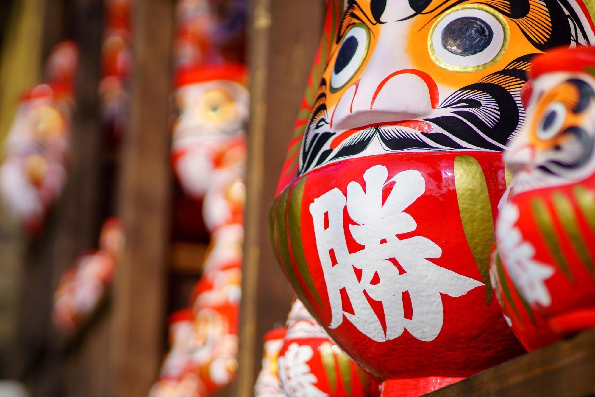 勝運を呼び込むパワースポット!四季折々の美しい花々もお出迎え/ 勝尾寺(かつおうじ)