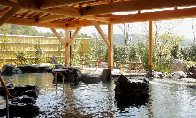 土山の自然に囲まれた日帰り温泉/ 甲賀温泉 やっぽんぽんの湯