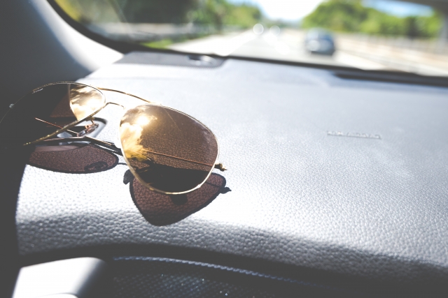 車内に置いてはいけない危険なモノ10選　①