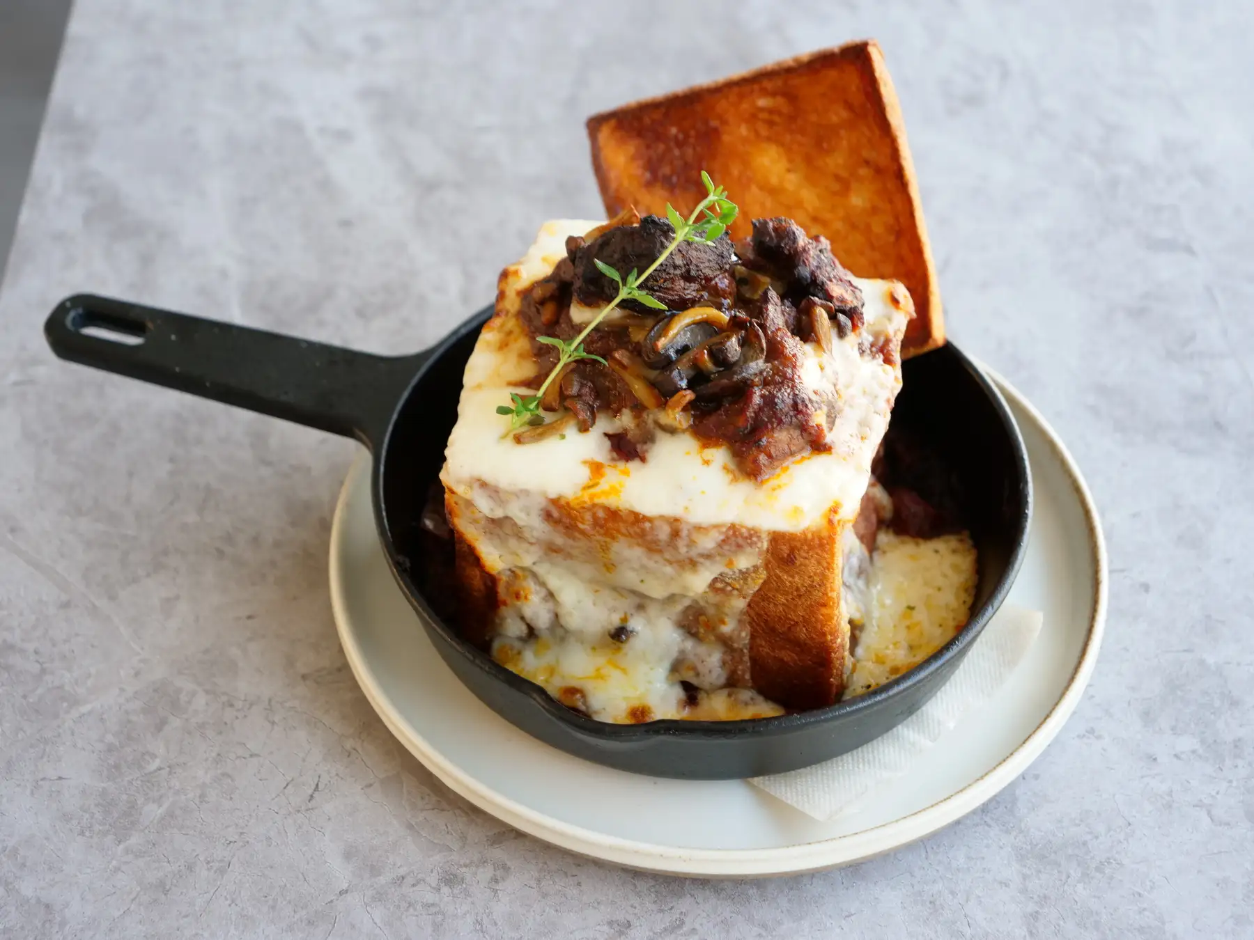 宮城・秋保温泉に「パンとエスプレッソとひとやすみ」オープン  — ご当地メニュー「牛タンビーフシチュームートースト」や「ずんだおやき」登場 —