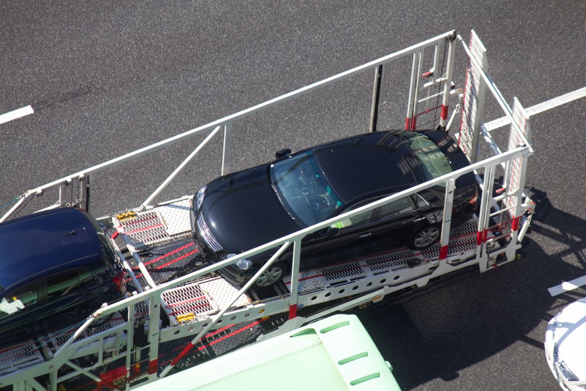 車の搬送を依頼する