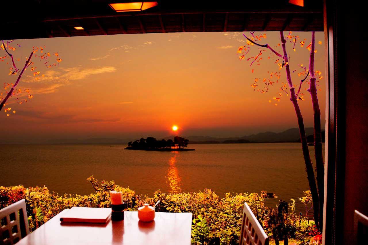 宍道湖の夕焼けと “茶の湯文化” を味わう/清松庵たちばな