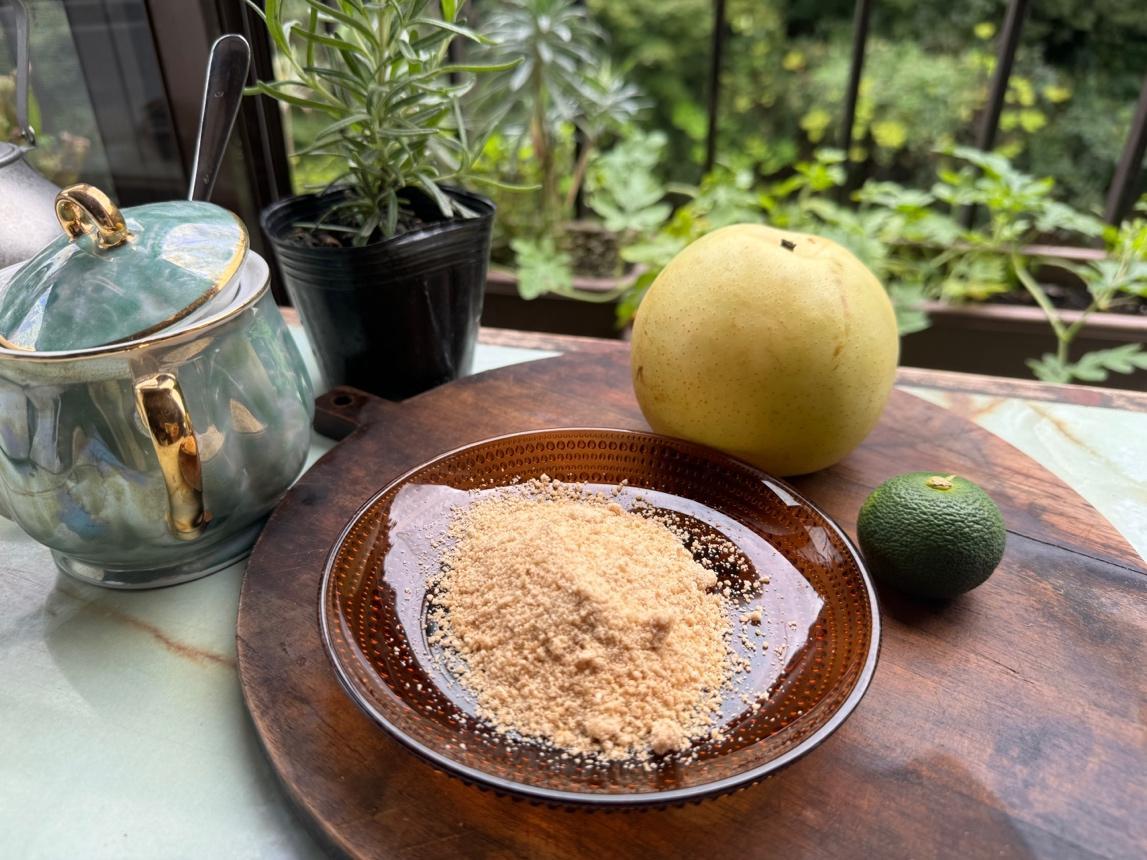 持ち帰った梨で、コンポート風のジャム作り。私にとってのお袋の味