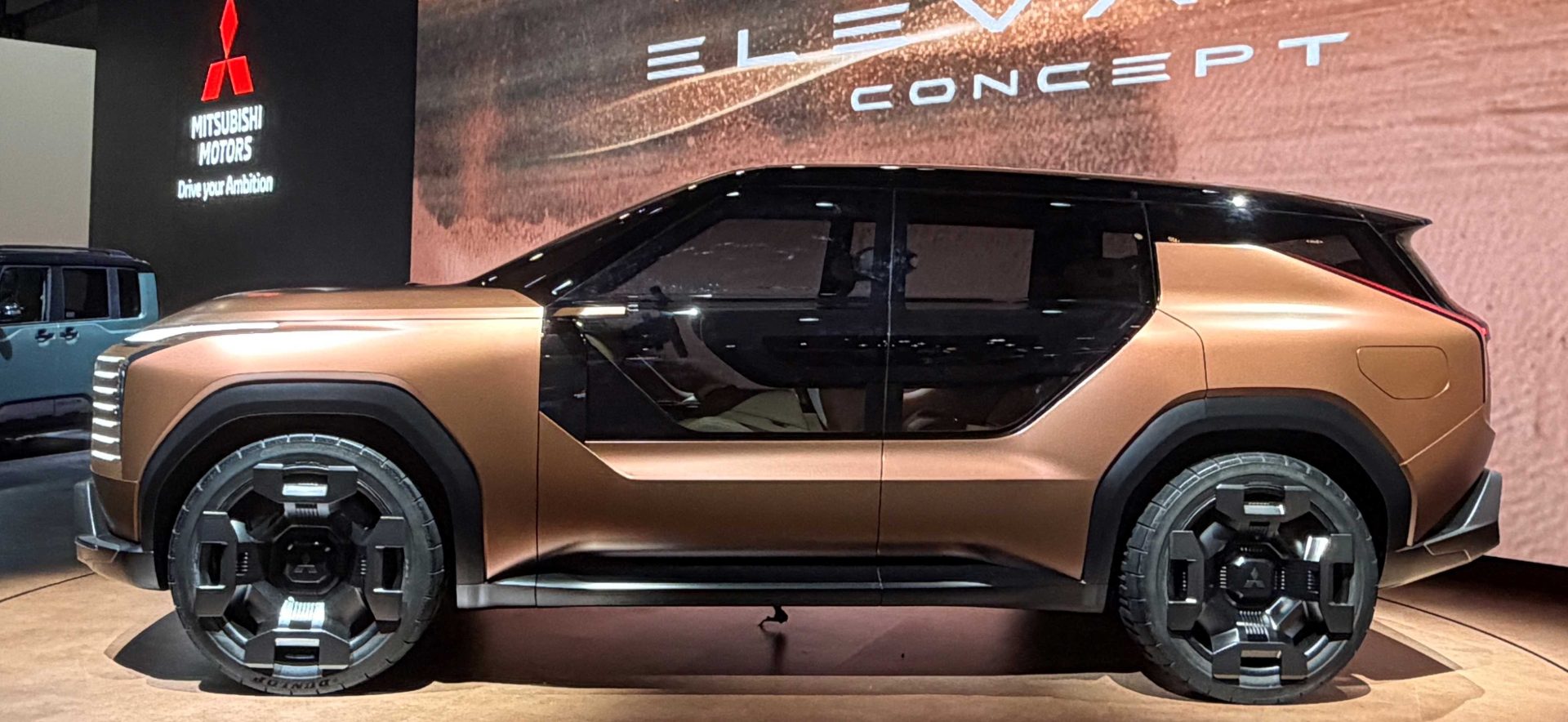 三菱自動車：未来の冒険をテーマにしたコンセプトカーと新型デリカシリーズの発表