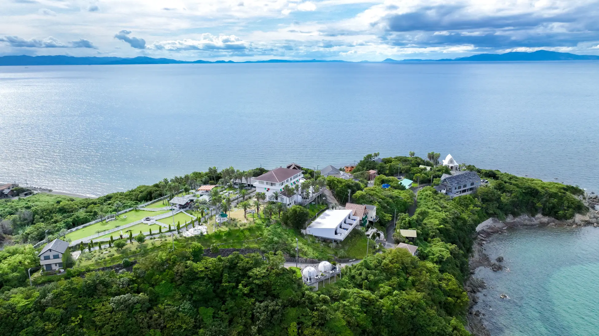 瀬戸内海を望む贅沢グランピング「カリコリゾート淡路島」予約受付スタート