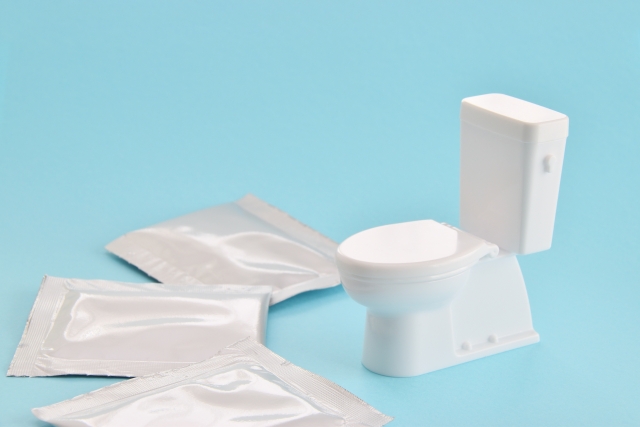 ④　簡易トイレ・ウェットティッシュ