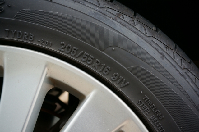 ①タイヤのサイズは適合しているか