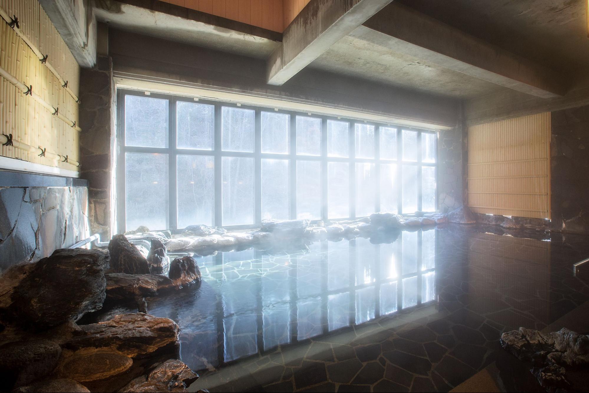 賢治も通った極上の湯に浸る/大沢温泉