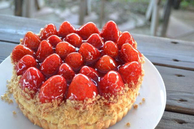 大人気！パティシエの手づくりスイーツを頬張る/九十九里ハーブガーデン