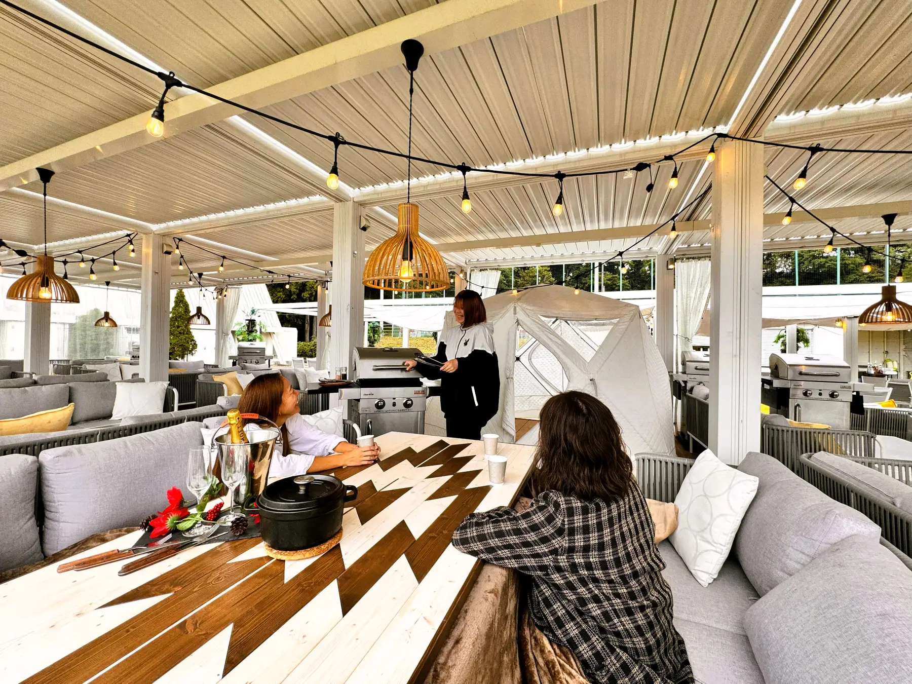 11月限定！ANAクラウンプラザホテル成田で“コタツBBQ”を開催 THE BBQ YARD GROVE HILLS NARITAで、冬のぬくもりを感じる贅沢アウトドア体験（千葉県成田市）