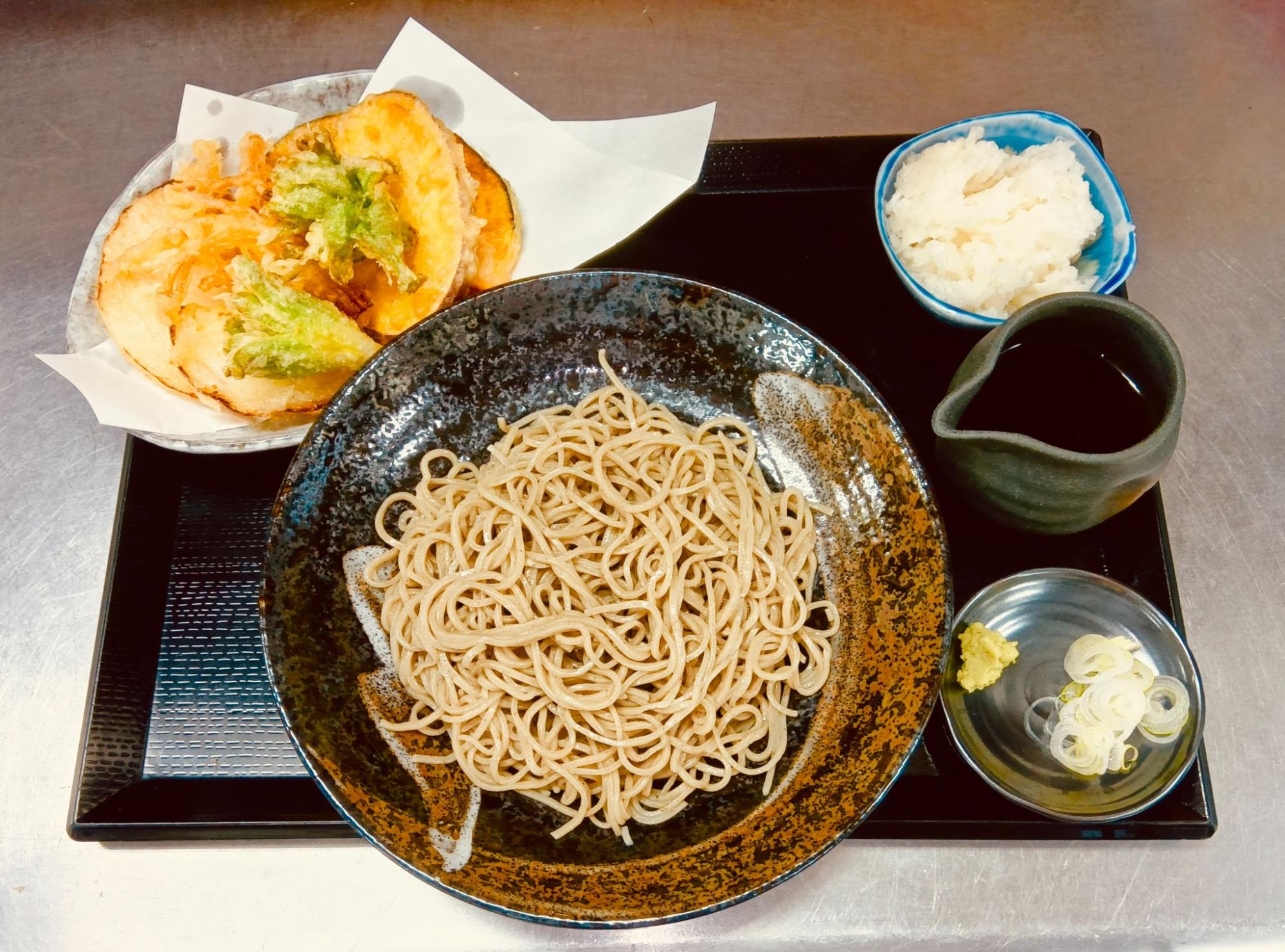 伊吹山山麓で1000年の歴史！「伊吹在来そば」を味わう/蕎麦の里 伊吹