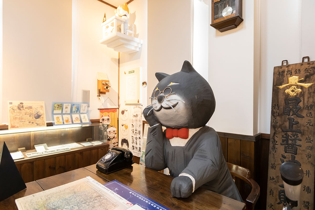 「猫の事務所」のモデルといわれる建物の中へ/早池峰と賢治の展示館