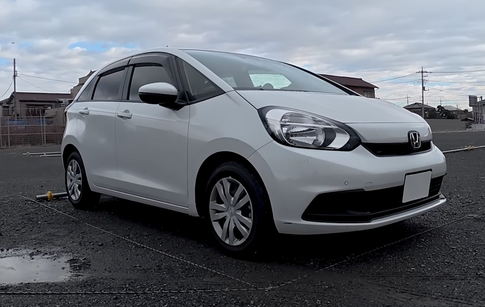 ガバガバの広さと充実装備でお値段177万円！超お買い得なフィット