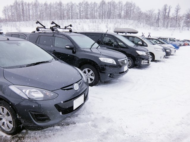 7.雪が降っている日の車の停め方