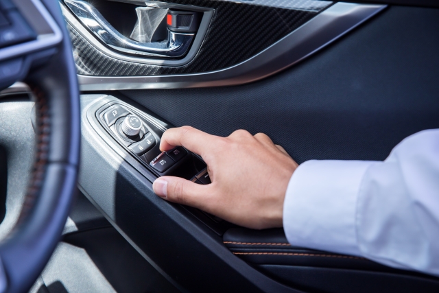 ②窓を開けて換気する