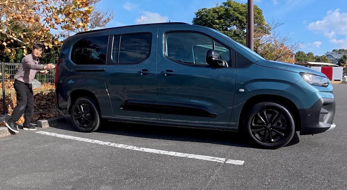 プジョー・シトロエングループが作るミニバンのフィアット版、7人乗りの「マキシ」