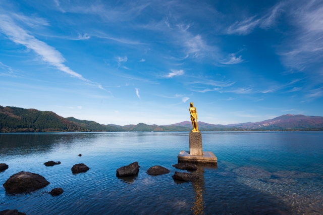 ②田沢湖(秋田県)