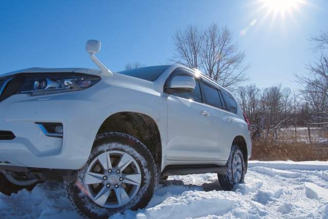 平坦な場所に車を停めよう