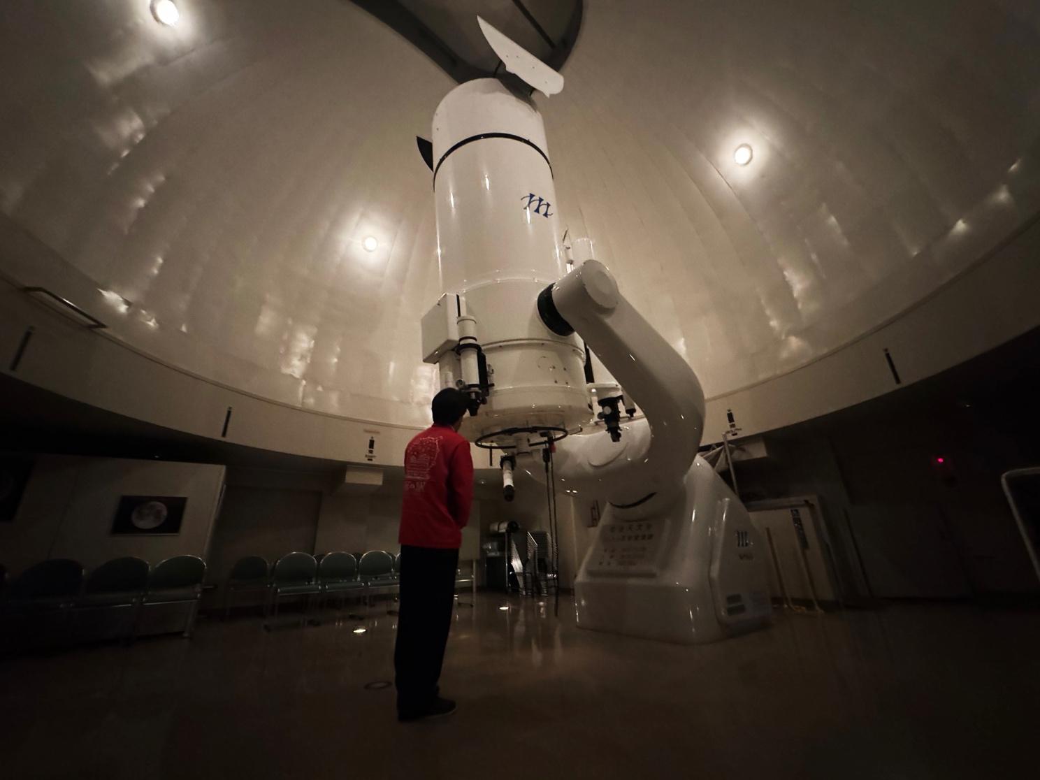 ぜいたくな独り占め！串にささったお団子のような「土星」を観察