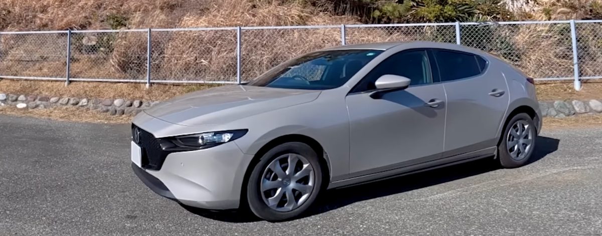 マツダ３ファストバックの中でもウナ丼の推しは最安グレードの「15C」