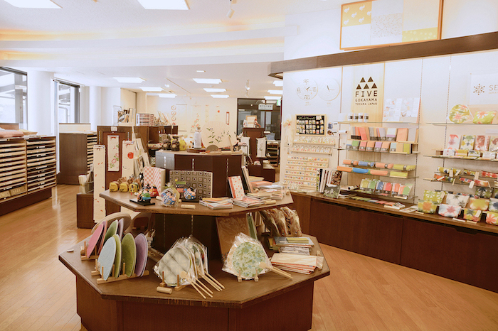 和紙、食、手仕事が揃う五箇山観光の拠点 /道の駅たいら 五箇山和紙の里