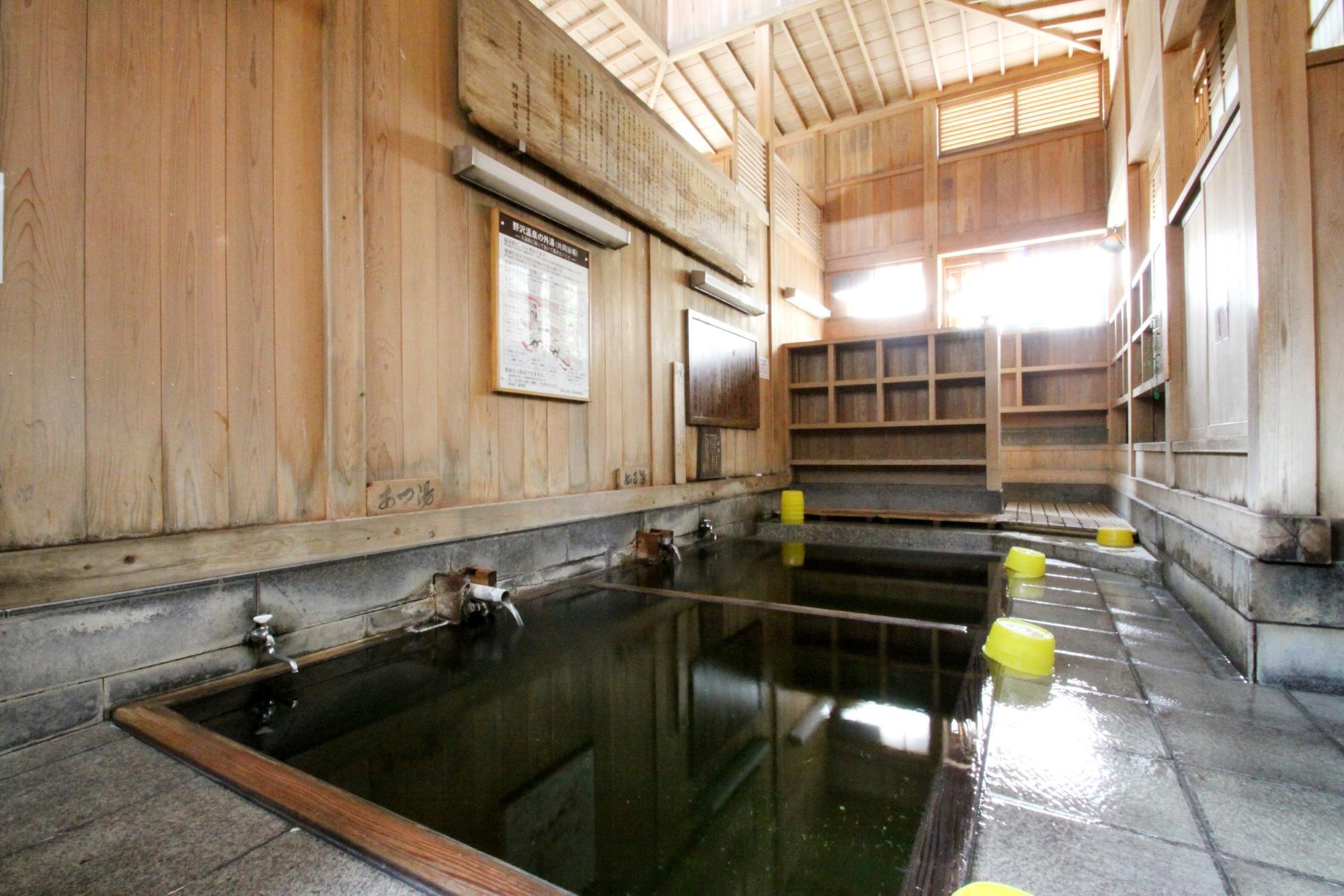 【長野・松代〜野沢ドライブ】雪原のかまくらと、湯けむり散策。冬だけの特別な時間を過ごす（雪景色を楽しむ旅 Vol.1）