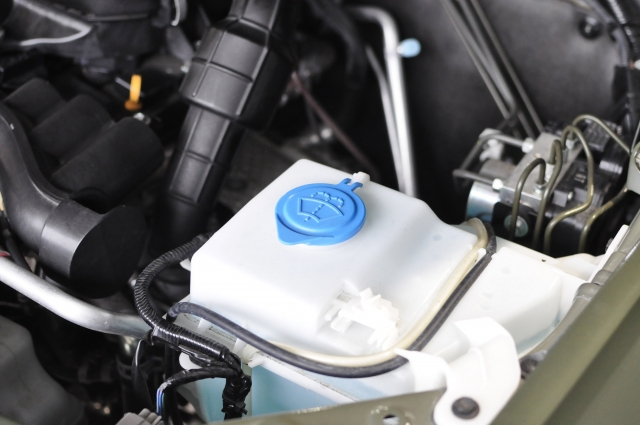 初心者でも簡単!ウォッシャー液の補充方法と正しい選び方ガイド