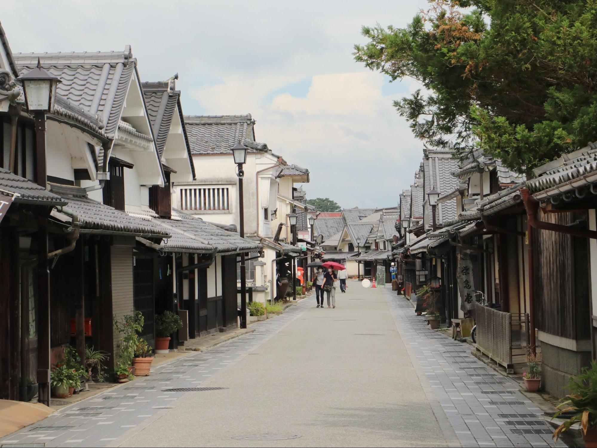 江戸の商人文化が息づく歴史街道  / 河原町妻入商家群（かわらまちつまいりしょうかぐん）
