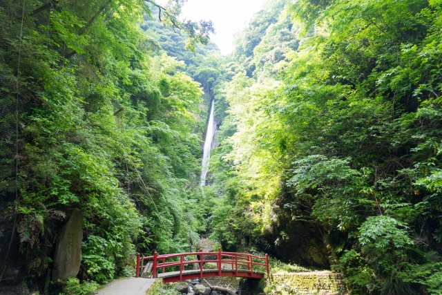 ⑤洒水の滝(神奈川県)